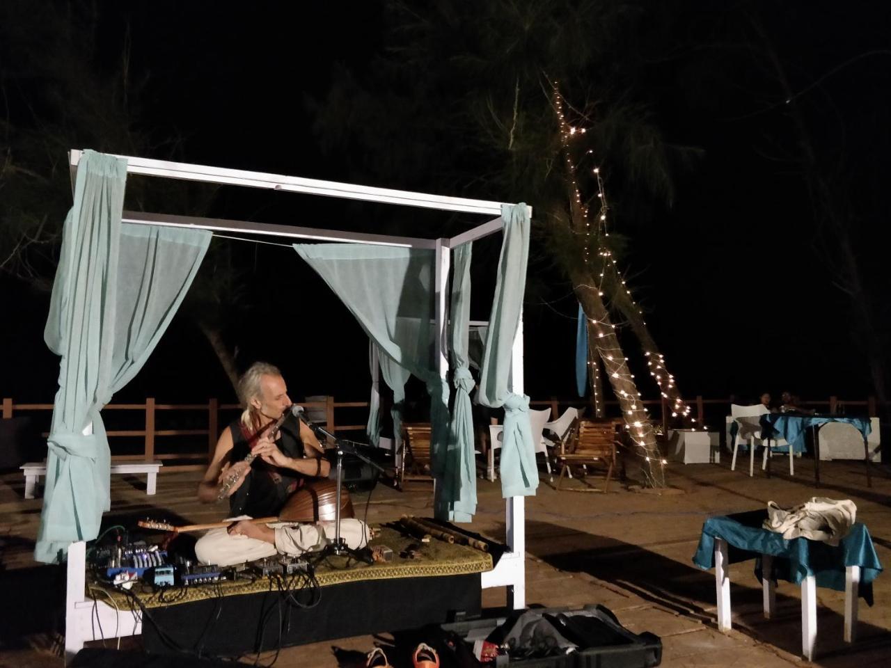 Mandrem Village Resort エクステリア 写真