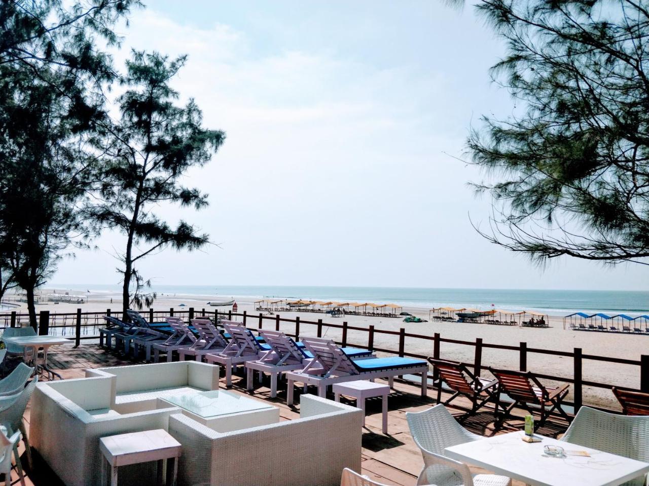 Mandrem Village Resort エクステリア 写真